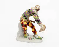 Figurine Arlequin saluant, Meissen, marque aux épées, peint polychrome, dorure décorative, numéro de modèle 64529, dessin Johann Joachim Kaendler 1740, de la série Comedia dell'arte, env. 16 cm de haut