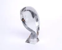 Glasfigur, "Eule", Baccarat, farblos, limitierte Auflage 500, am Sockel bezeichnet Baccarat R Rigot 395/500, am Boden umseitig Rundmarke, Modellentwurf von Robert Rigot (1929-2023), 22 cm hoch