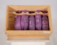 5 bottles Chateau Lafite Rothschild, Pauillac, 1998, the bottles wrapped in original paper and in the original 12-bottle wooden case, this marked "Gran Vin de Lafite Rothschild / 1998"