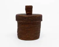 Dekseldoos, Bakuba, Congo, raffia vlechtwerk, 19e eeuw, ca. 16 cm hoog.