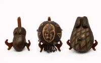 2 masques de corps et 1 masque solaire, Yoruba/Nigeria, Makonde/Tanzanie et Galoa/Gabon