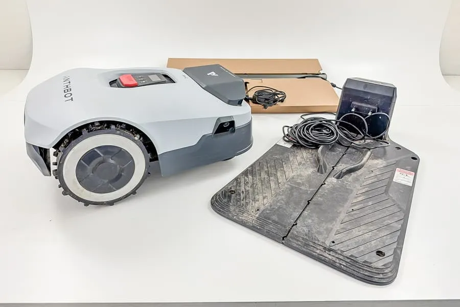 Robotic lawn mower Anthbot Genie 600