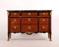 Grande commode classique, Transition / Louis XVI, France, vers 1770, double estampille J.B. VASSOU / JME, placage de palissandre et acajou sur chêne, six tiroirs sur trois niveaux, corps en saillie au centre avec cannelures marquetées aux angles...
