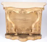 Wandconsole, in barokstijl, 2e helft 19e eeuw, verguld hout, geprofileerd en gebogen, bloemversiering, ca. 82 x 90 x 40 cm