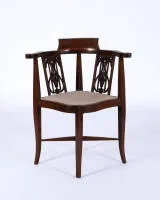 Corner chair / writing armchair, England, circa 1900, mahogany, openwork back decoration, H. 78 cm
