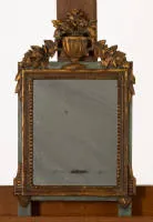 Petit miroir mural style Louis XVI, cadre polychrome avec vase ornemental et guirlandes, env. 50 x 29,5 cm, glace avec traces d'âge