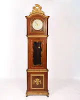 Horloge de parquet rococo, Danemark, milieu du 18e s., attribuée à Mathias Ortmann, cadran monogrammé "JCP", noyer