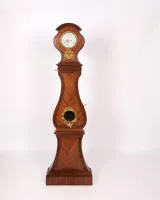 Rococo longcase clock, Louis XV, France, circa 1750, signed "Le Bon à Paris", curved body veneered in rosewood among others, pendulum window with rocaille bronze, white enamel dial signed "Le Bon à Paris" with Roman hours and...
