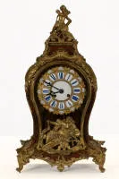 Pendule de prestige style Boulle, Napoléon III, France, vers 1860, marqueterie laiton et écaille, H. 52 cm