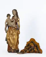 Sculpture, "Vierge à l'Enfant", travail italien, 20e s., bois polychrome, env. 80 cm de haut, sur console murale, env. 40 cm de haut, 42 cm de large