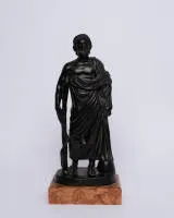 "Asklepios mit dem Äskulapstab", 20. Jh., nach antikem Vorbild, wohl Zinkguss, patiniert, 40 cm hoch (inkl. Sockel aus Rosso Verona)