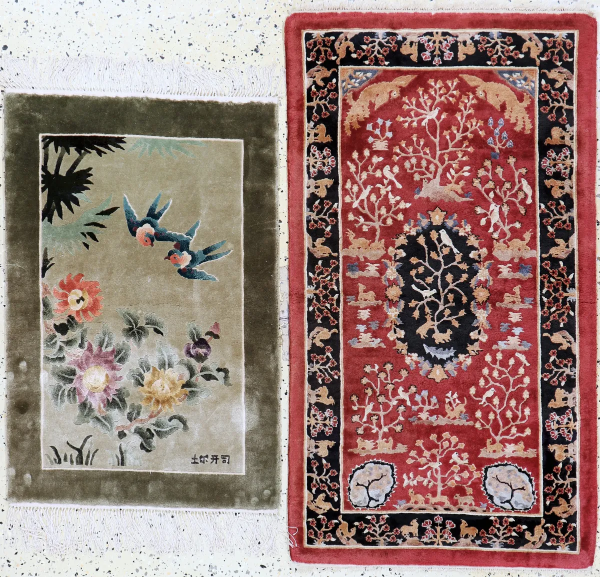 2 Lots Seidenteppiche, China, Ende 20.Jhd, reine Naturseide, ca. 125 x 70 cm, EHZ: 2
