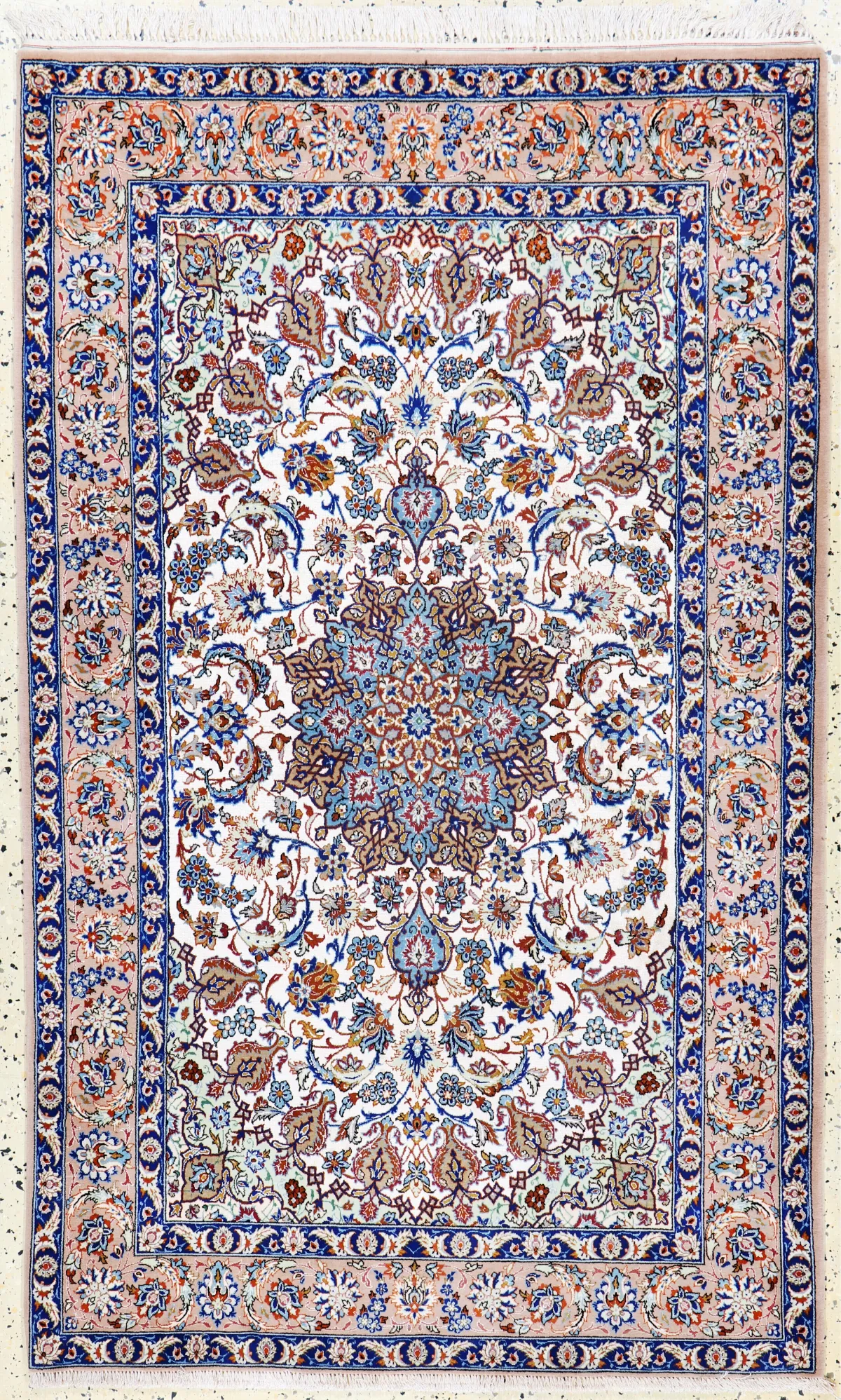 Esfahan fine "silk ground", Persia, late 20th century, cork wool with and on silk, approx. 175