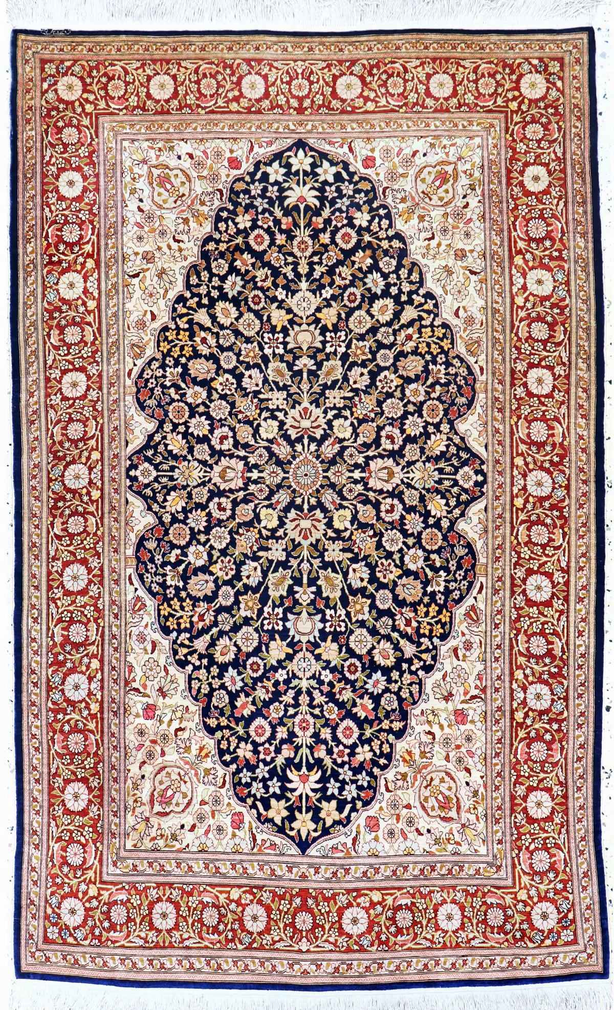 Hereke Silk finely signed, Turkey, mid-20th century, pure natural silk, approx. 164 x 103 cm
