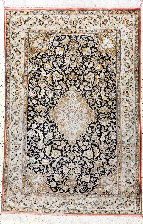 Soie Ghom, Perse, milieu du 20e s., pure soie naturelle, env. 158 x 105 cm, EHZ : 2