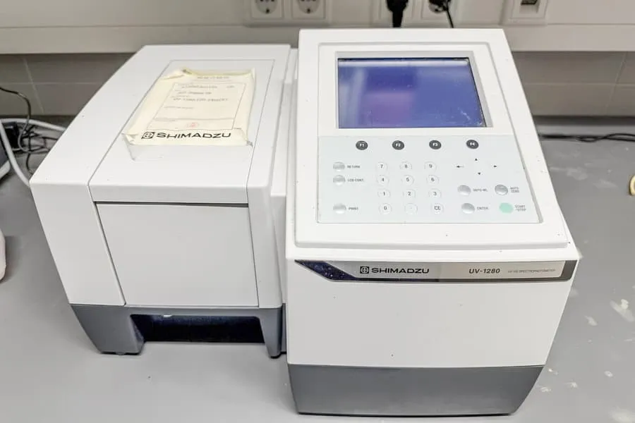 Spektrofotometr SHIMADZU UV-1280