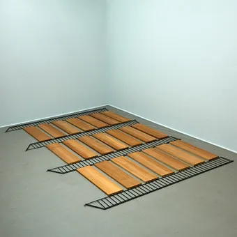 NILS & KAJSA STRINNING. Étagère murale, « String », seconde moitié du 20e siècle, frêne, Suède (25).