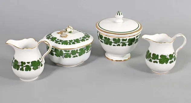 MEISSEN 4 ФАРФОРОВЫХ ПРЕДМЕТА *ВИНОГРАДНАЯ ЛОЗА* С ЗОЛОТЫМ КРАЕМ.