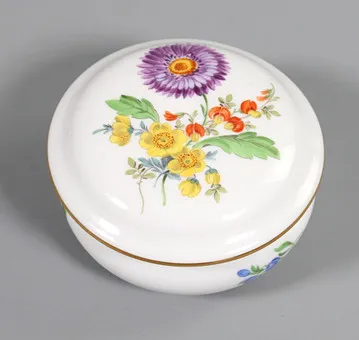 Meissen dekseldoos *Bloem 3*.