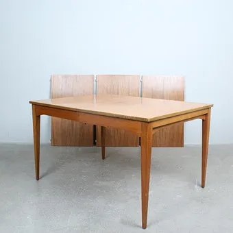 Grande table à manger extensible des années 1970.