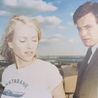 STEFANIE SCHNEIDER* (1968). C-print, 'Lila und Sam' du film 'Stay' (Ewan McGregor, Naomi Watts), 2006.