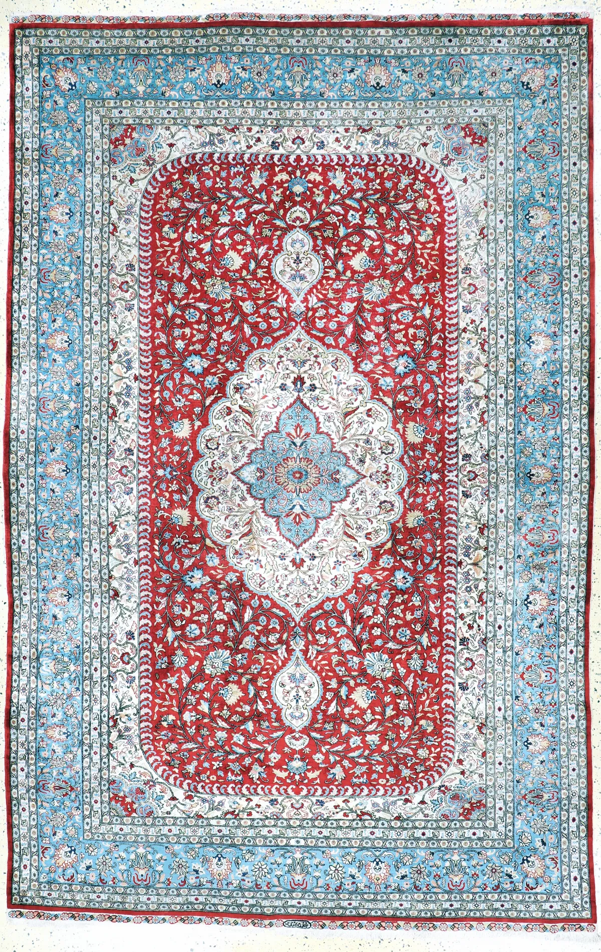 Silk Istanbul signed, Turkey, late 20th c., pure natural silk, approx. 333 x 215 cm,