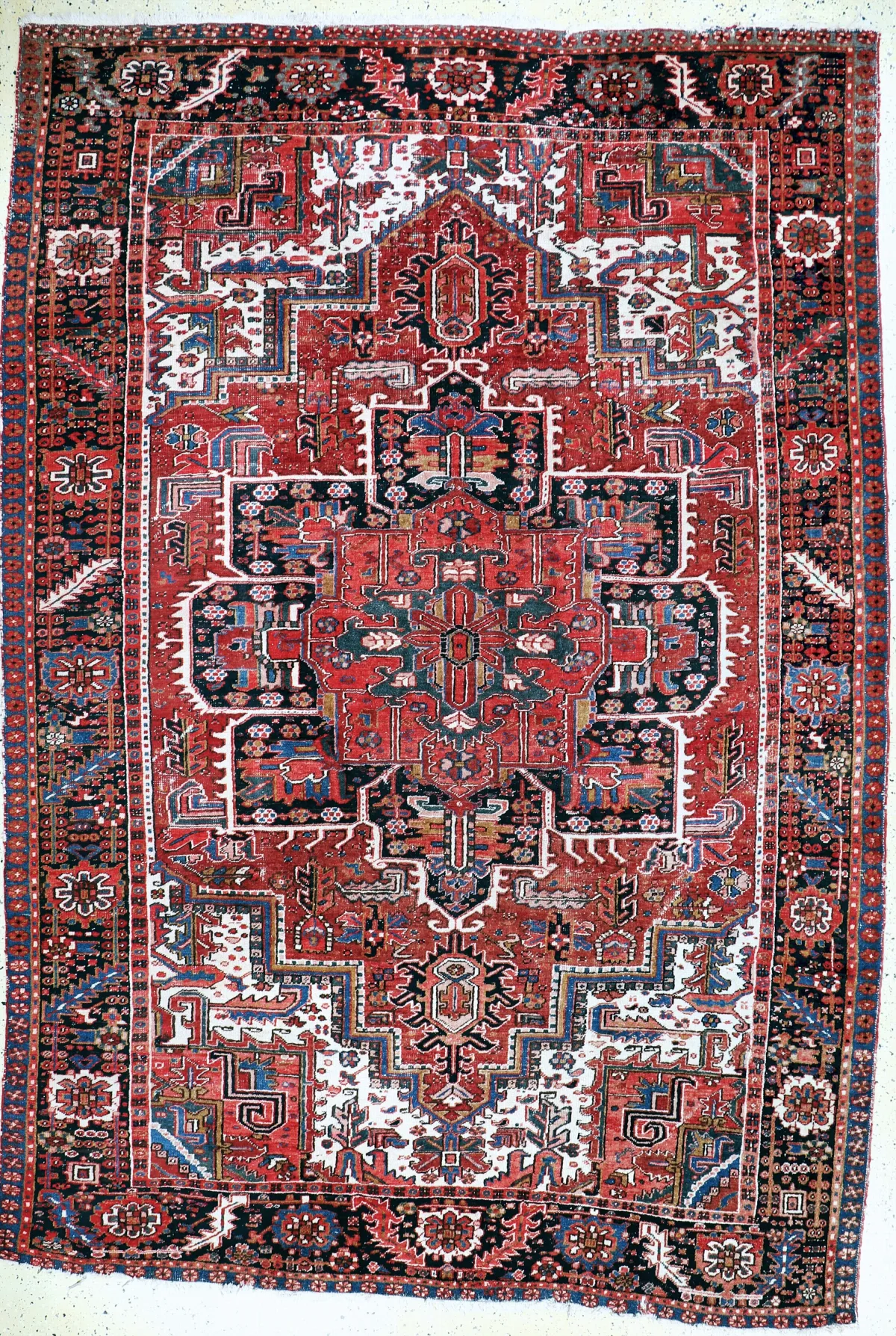 Oude Heriz, Perzië, begin 20e eeuw, wol op katoen, ca. 345 x 240 cm, EHZ: 3-4