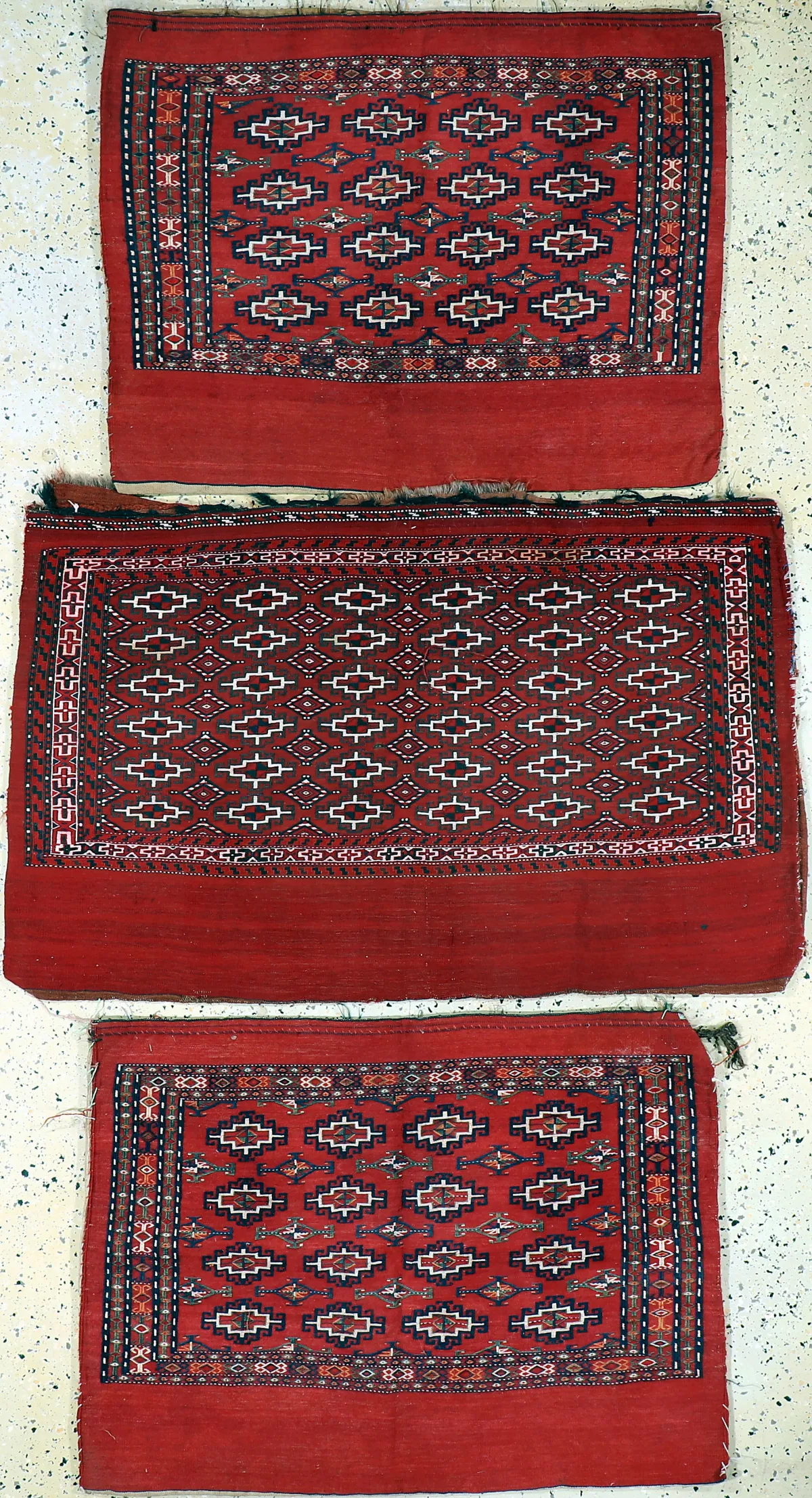 3 lots Tschowal, Turkmenistan, midden 20e eeuw, wol op wol, ca. 127 x 80 cm, EHZ:2