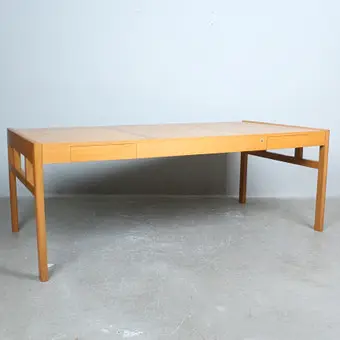 KARL-ERIK EKSELIUS. Psací stůl, tzv. režijní pult, Joc Möbler, Vetlanda, design 1967.