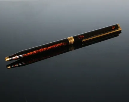 S.T.DUPONT. Balpen met goudstofinsluitingen, Chinese lak, verguld, eind jaren 1980 tot midden jaren 1990.