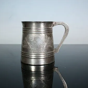 ANATOLI APOLLONOWITSCH ARTSYBASHEV. Tasse à anse, 84 zolotniks/875, Moscou, vers 1895.