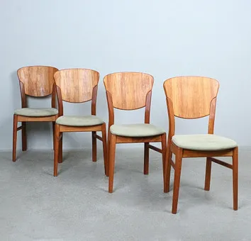 GLOSTRUP. Набор стульев / обеденных стульев, тик, Дания, 1960-е годы.