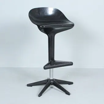 ANTONIO CITTERIO & TOAN NGUYEN dla KARTELL. Hoker 'Spoon'.