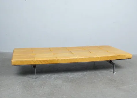 Daybed, stal, drewno, skóra.