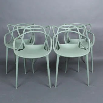 PHILIPPE STARCK & EUGENI QUITLLET dla Kartell, cztery krzesła stackingowe, model '' Masters ''.