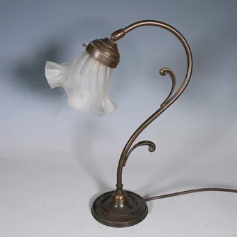 Florale tafellamp in jugendstil.