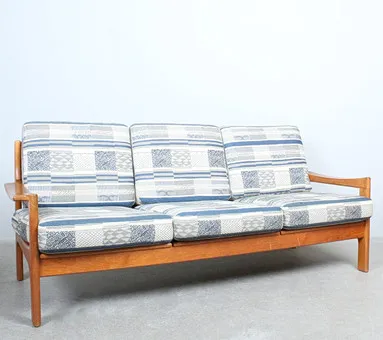 VAMDRUP STOLEFABRIK. Dreisitzer Sofa, Vamdrup Stolefabrik, Denmark, Teak, 1970er.