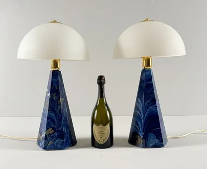 Set of 2 vintage table lamps with marble base 'Lambada da Tavolo', model: Prisma, Italy.