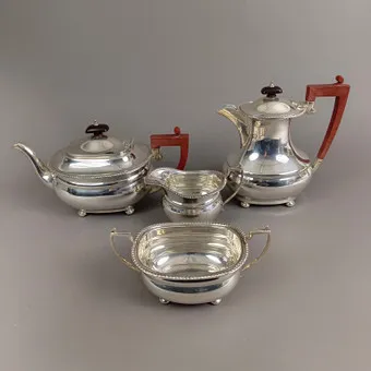 VIERTEILIGER TEE-/KAFFEEKERN STERLING SILBER.