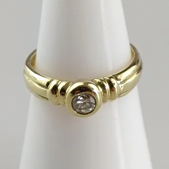 BRILLANTRING 18 KARAT.