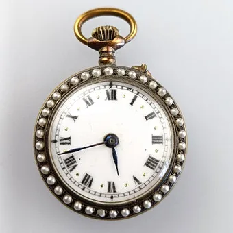VERZIERTE DAMENTASCHENUHR.