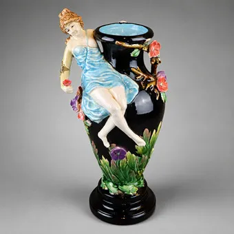 GROTE JUGENDSTIL VAAS - Bohemen, Eichwald, circa 1900/10.
