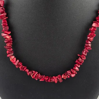 Long coral necklace - irregular coral stones (width approx. 5 to 12 mm).