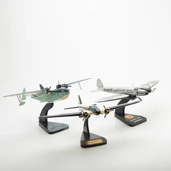 Trois modèles d'avion sur pied, dont Boeing, Lufthansa (3).