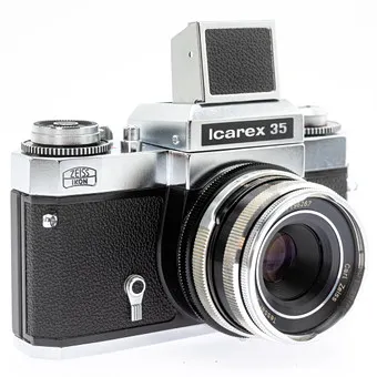 Zeiss Ikon Icarex 35, 35mm spiegelreflexcamera (17158) met Carl Zeiss Tessar 1:2,8/50mm objectief.