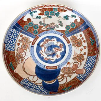 Große Imari-Rundschale, Japan, späte Edo-Zeit.