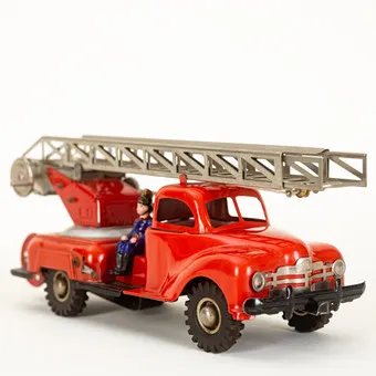 GAMA，带转梯的消防车'260'，附两个锡制人偶，德国，1950年代。