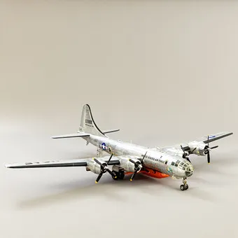 飞机模型:远程轰炸机 Boeing B-29 A“Enola Gay”及 Bell Aircraft 火箭飞机,美国空军。