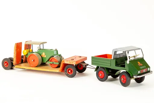 STEIFF. Rullo compressore, Unimog e rimorchio ribassato, Griengen an der Benz, 1959-1963 e 1968-1981. (3)