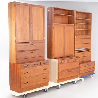 Børge Jensen & Sønner, skapvegg / hyllesystem i teak for Bernstorffsminde Møbelfabrik, Danmark, 1960-tallet (3).
